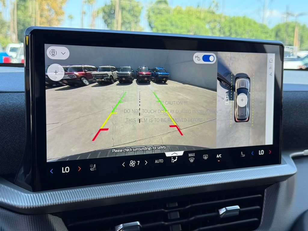 2025 Ford Explorer ST-Line photo 10