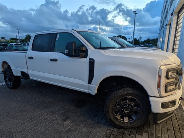 2026 Ford F-350 XL photo 2