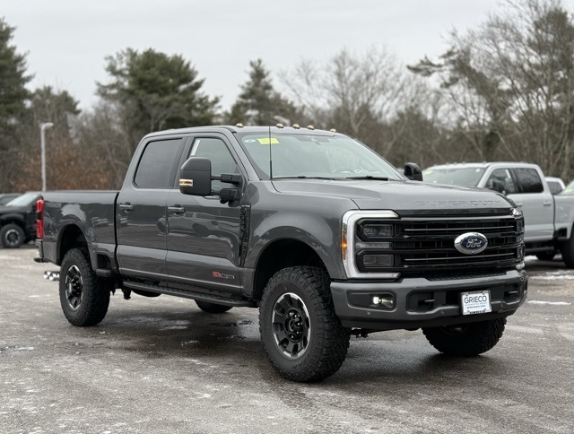 2026 Ford F-350 Super Duty Platinum's photo