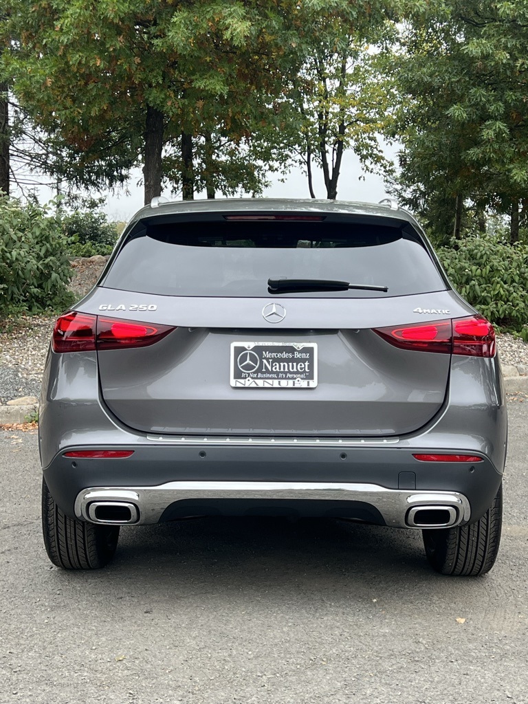 2025 Mercedes Benz GLA 250 4MATIC photo 3