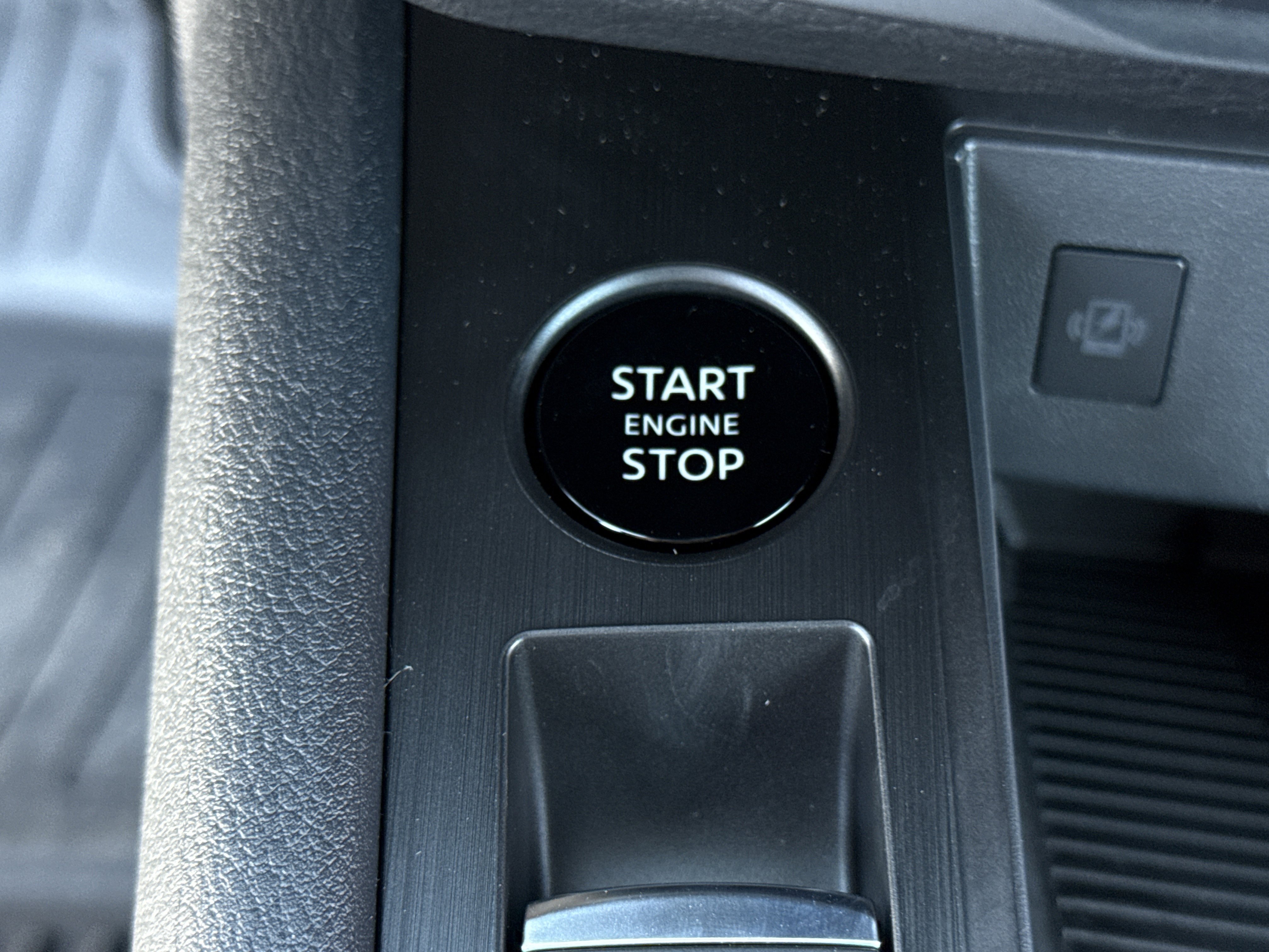 2026 Nissan Kicks SV photo 4