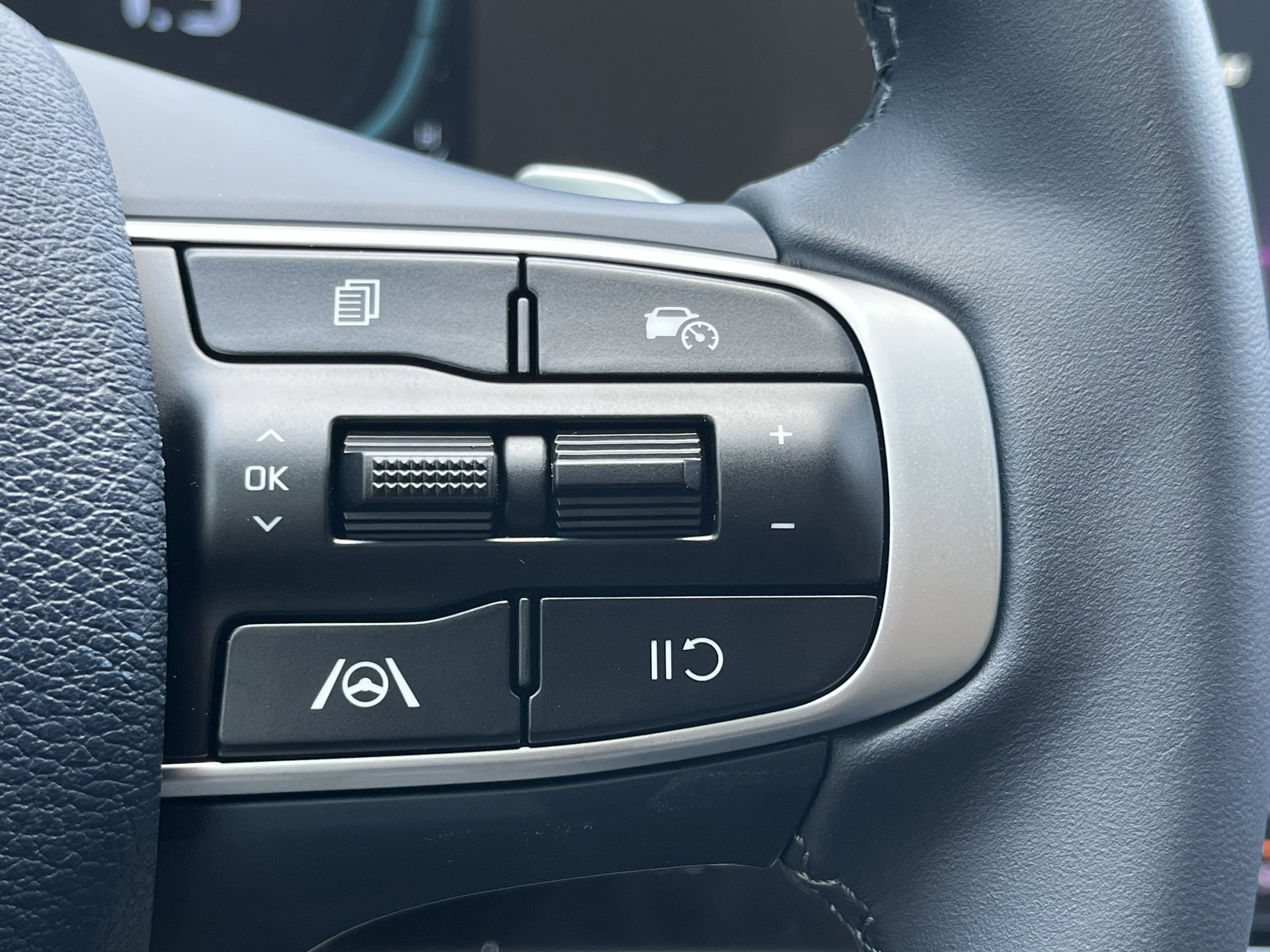 2025 Kia Sportage Hybrid EX photo 10