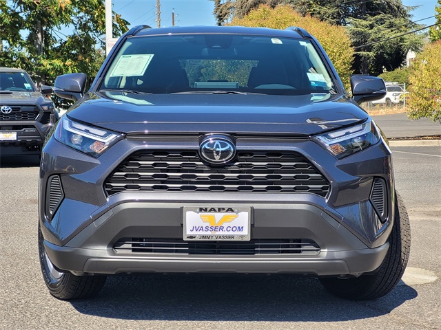 2025 Toyota RAV4 Hybrid XLE photo 3