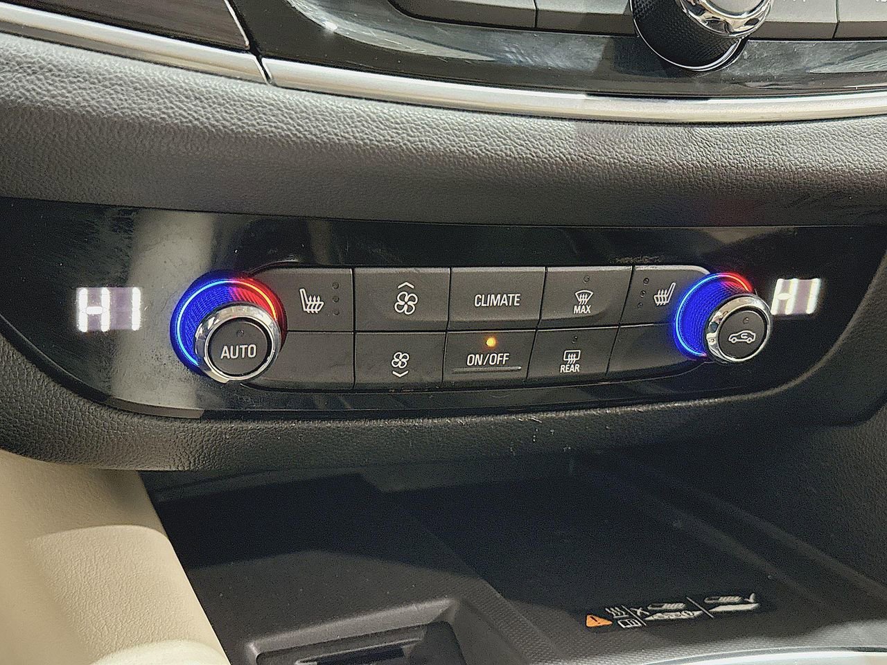 2022 Buick Enclave Essence photo 16
