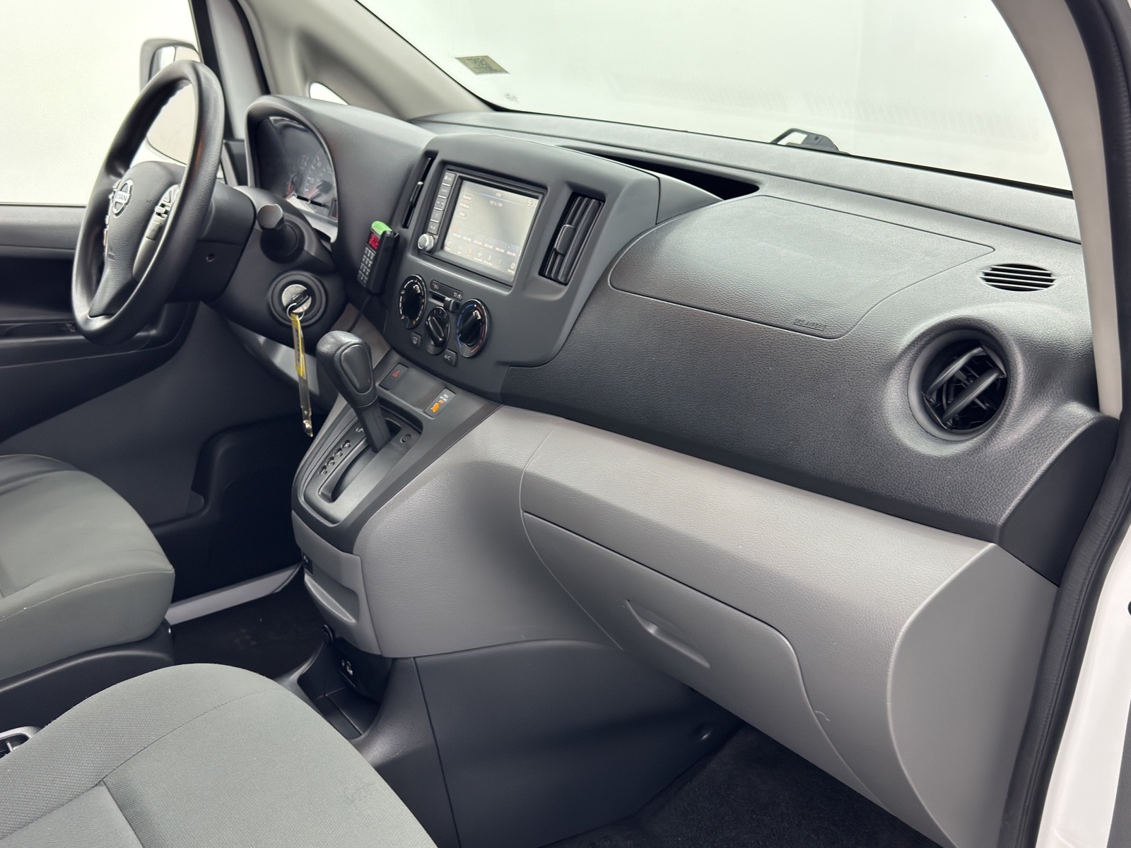 2021 Nissan NV200 SV photo 30