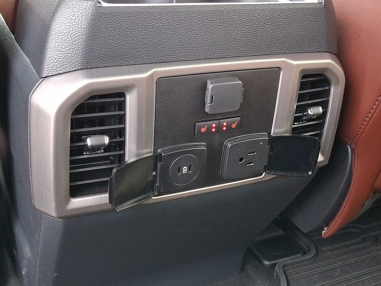 2022 Ford F-250 Platinum photo 11