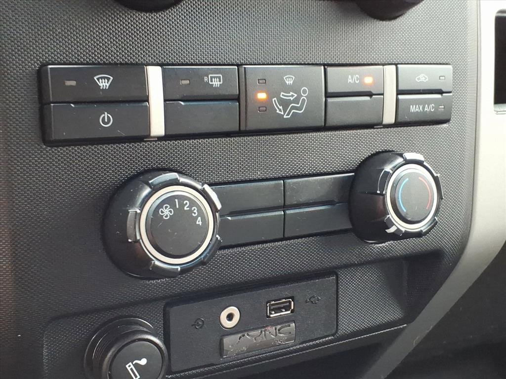 2012 Ford F-150 XLT photo 22