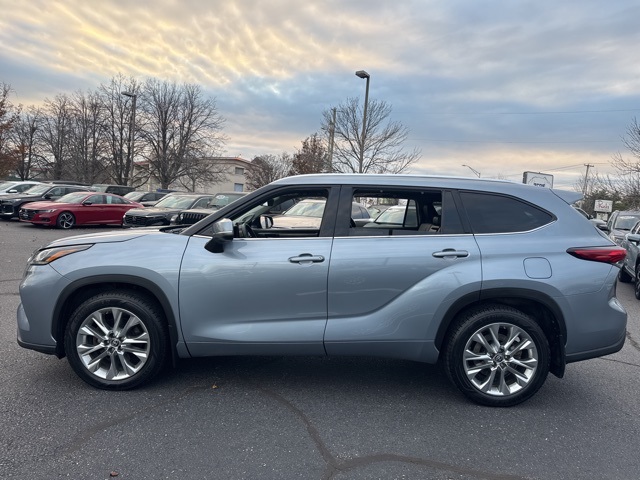 2023 Toyota Highlander Limited photo 3