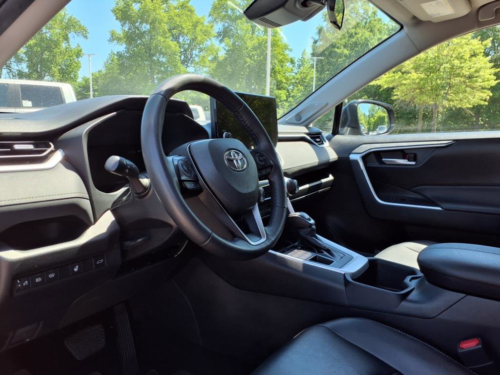 2024 Toyota RAV4 XLE Premium photo 9