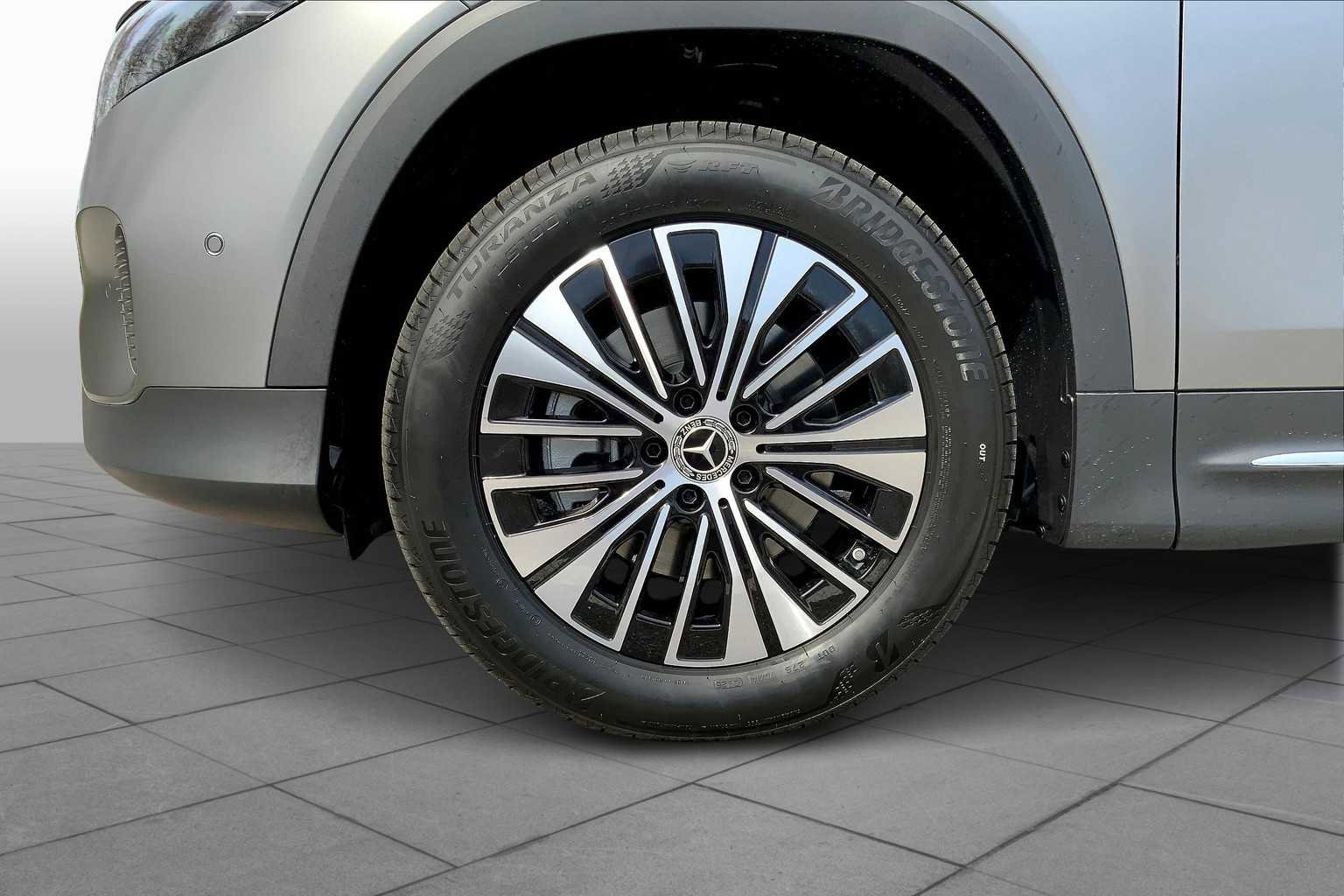 2025 Mercedes Benz EQB 300 4MATIC photo 4