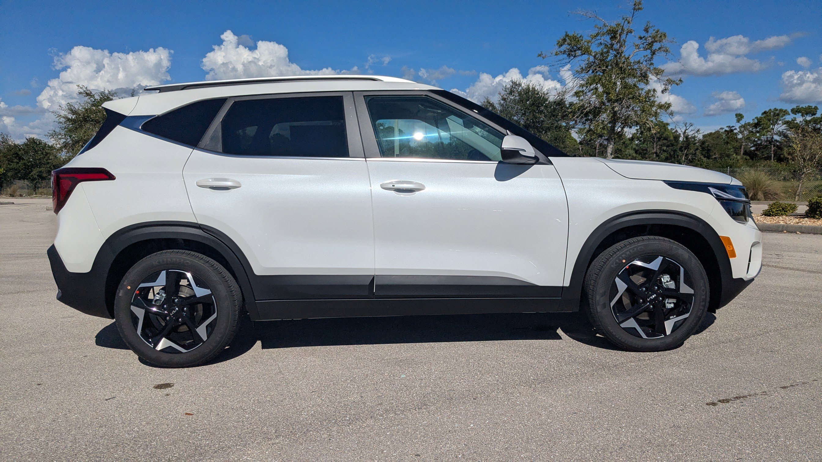 2026 Kia Seltos EX photo 4
