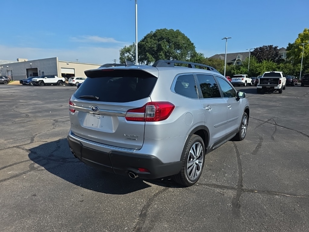 Used 2022 Ice Silver Metallic Subaru Limited image 11