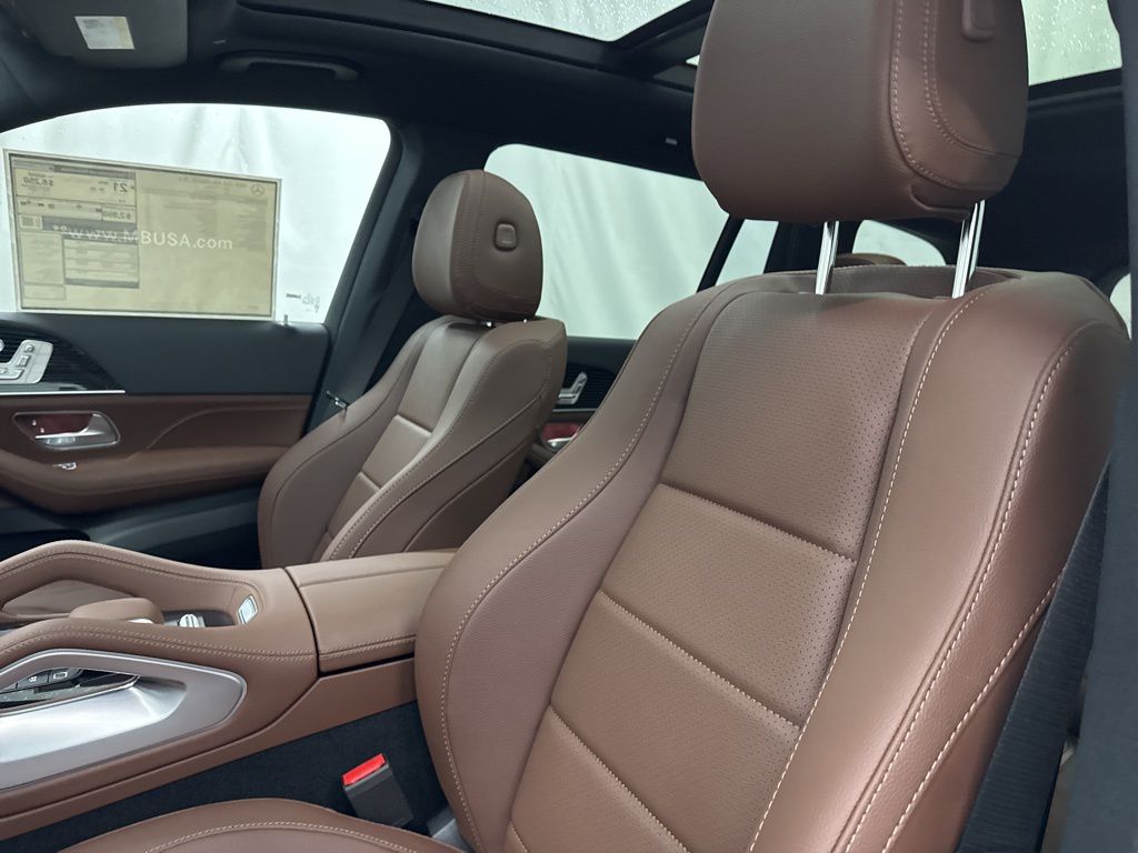 2026 Mercedes Benz GLS 450 4MATIC photo 9
