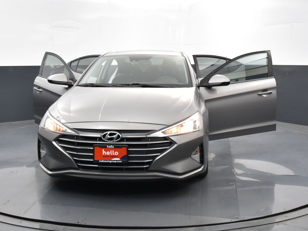 2020 Hyundai Elantra Value Edition photo 32