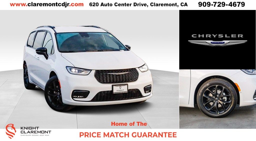 2026 Chrysler Pacifica Select's photo