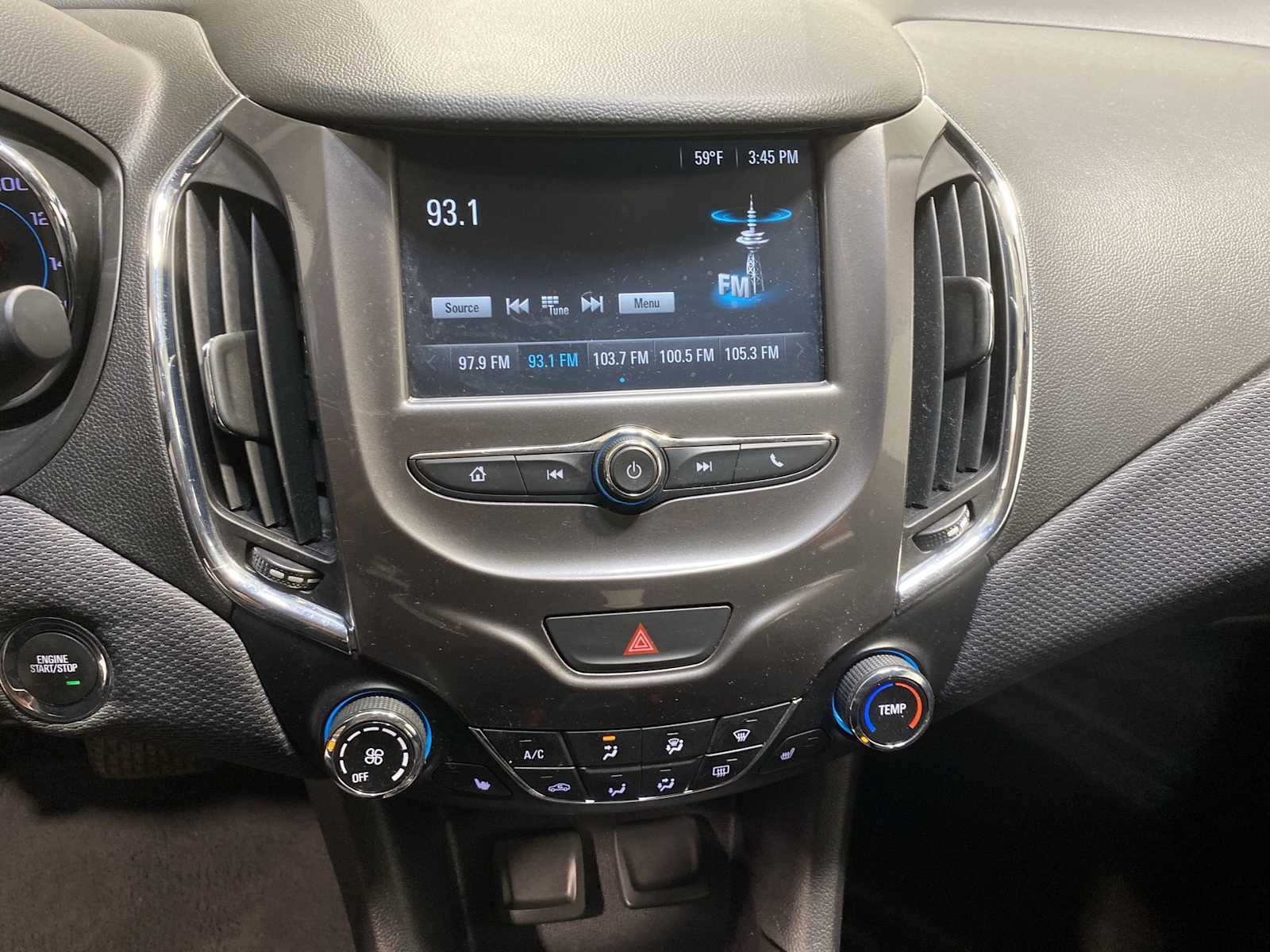 2017 Chevrolet Cruze LT photo 16