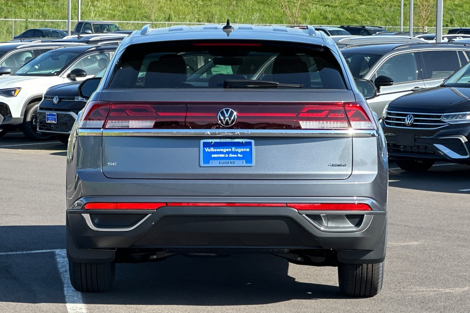 2025 Volkswagen Atlas Cross Sport SE photo 4