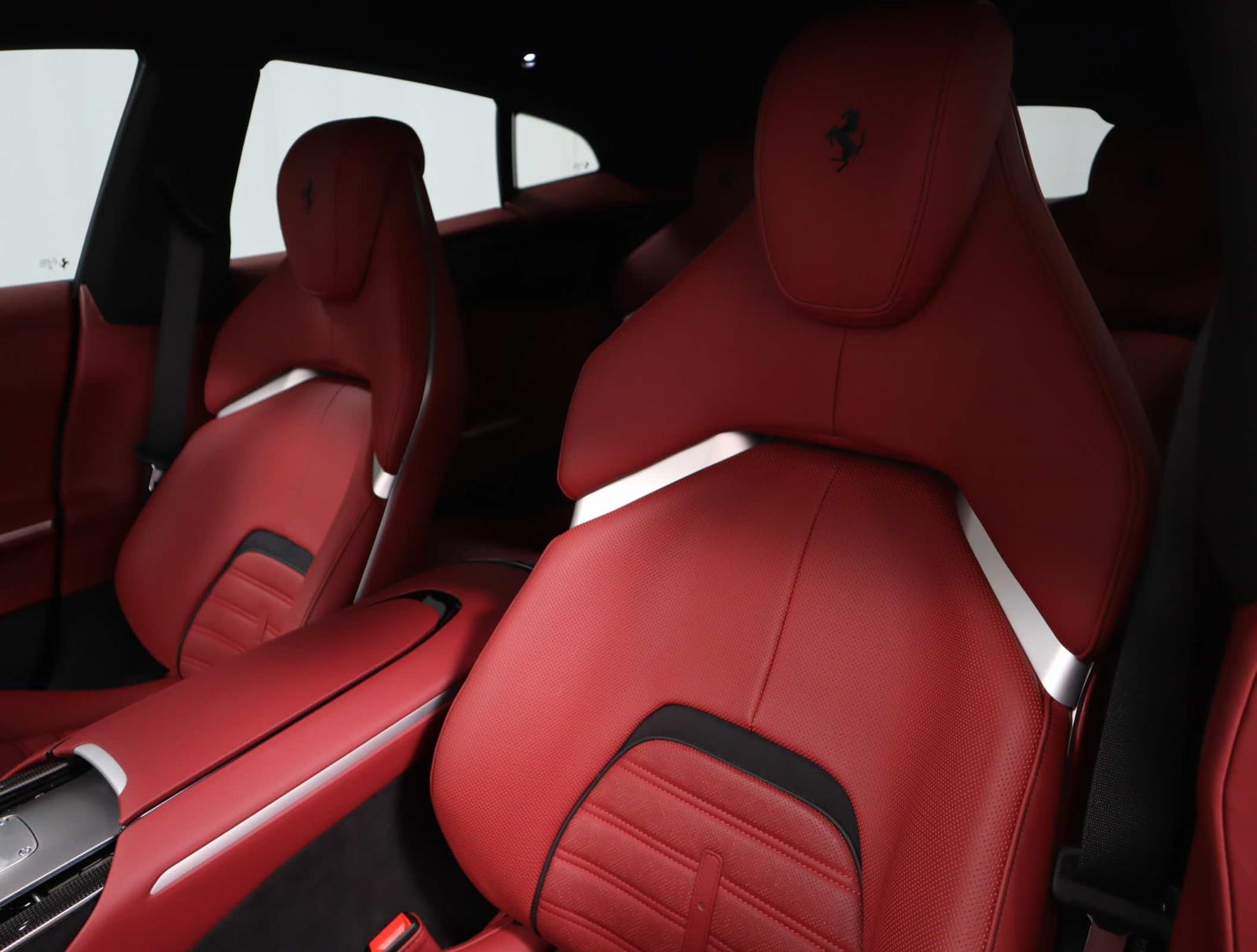 2024 Ferrari Purosangue photo 18