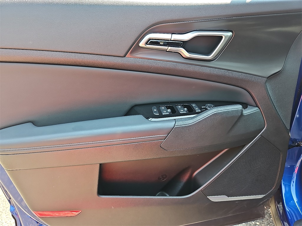 2025 Kia Sportage EX photo 13