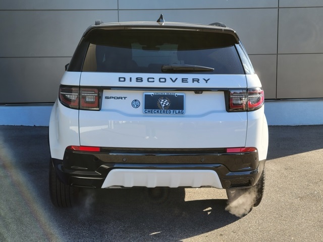 2025 Land Rover Discovery Sport SE photo 4