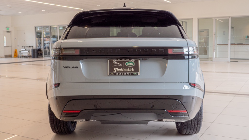 2025 Land Rover Range Rover Velar SE photo 6