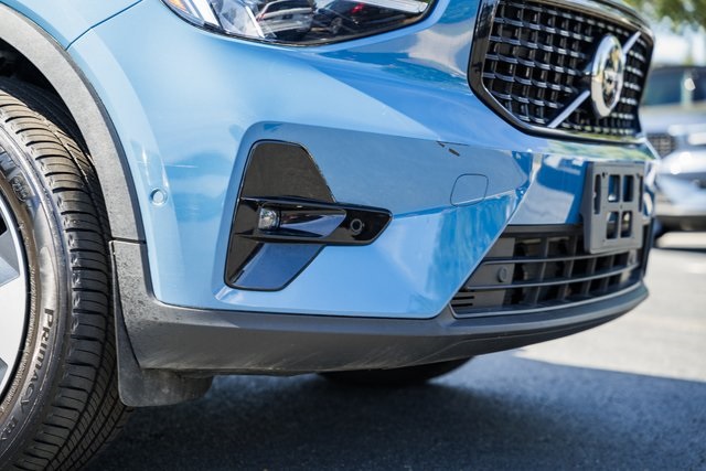 2023 Volvo XC40 Plus photo 7