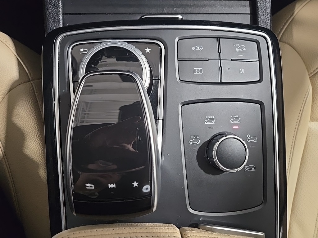 2018 Mercedes Benz GLS 450 4MATIC photo 12
