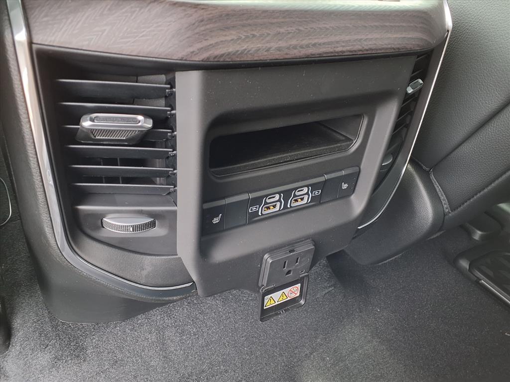 2026 Ram 1500 Laramie photo 4