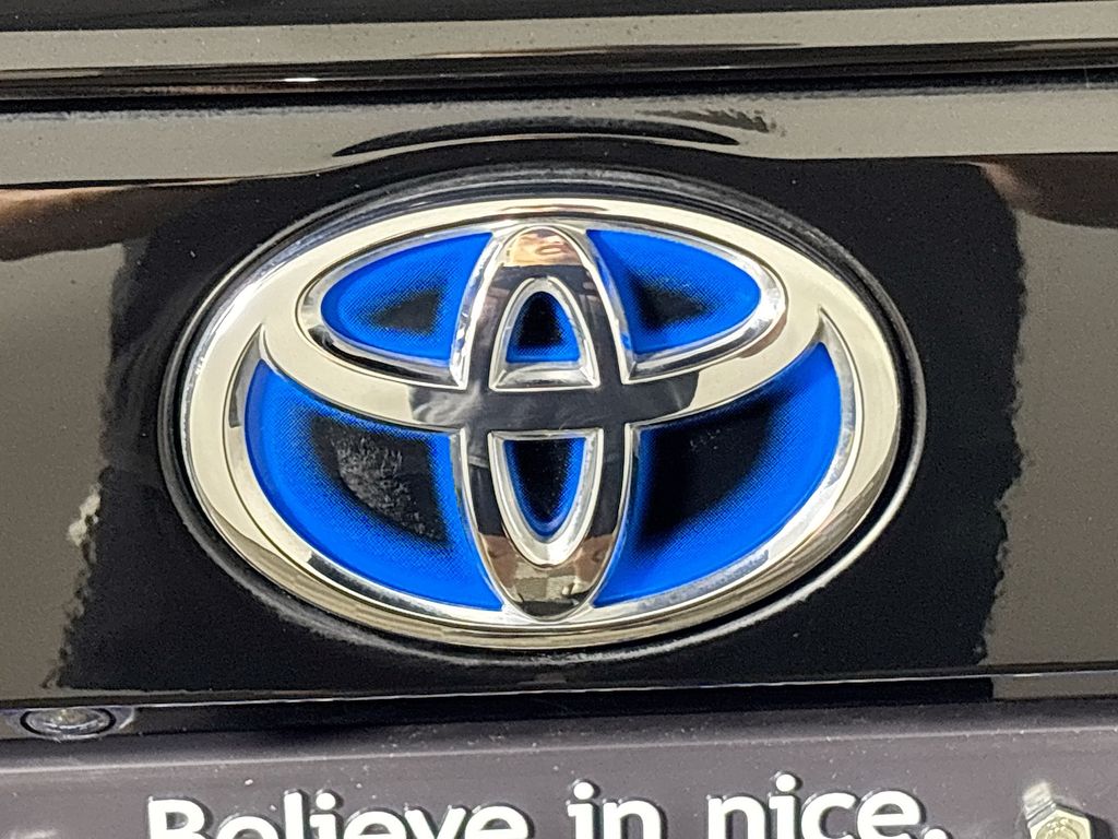 2021 Toyota RAV4 Hybrid LE photo 22