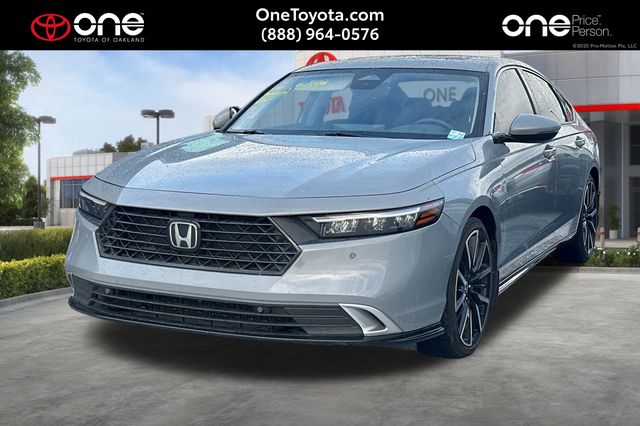 2023 Honda Accord Hybrid Touring's photo
