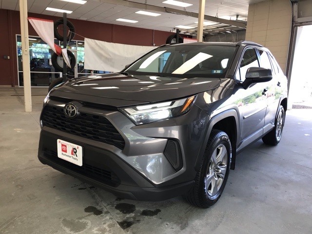 2023 Toyota RAV4 XLE photo 7