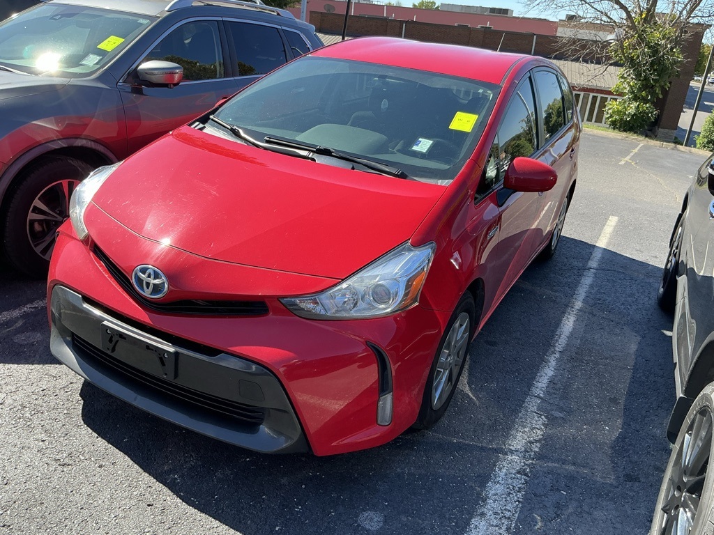 2017 Toyota Prius V photo 2