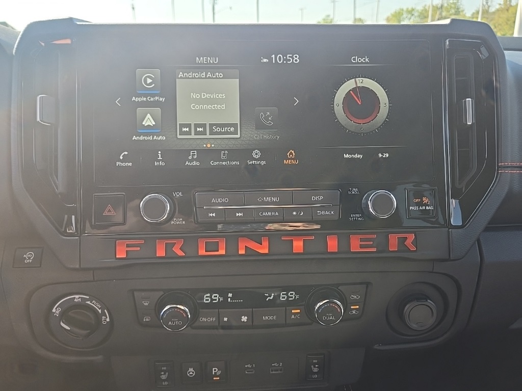 2025 Nissan Frontier PRO-4X photo 13