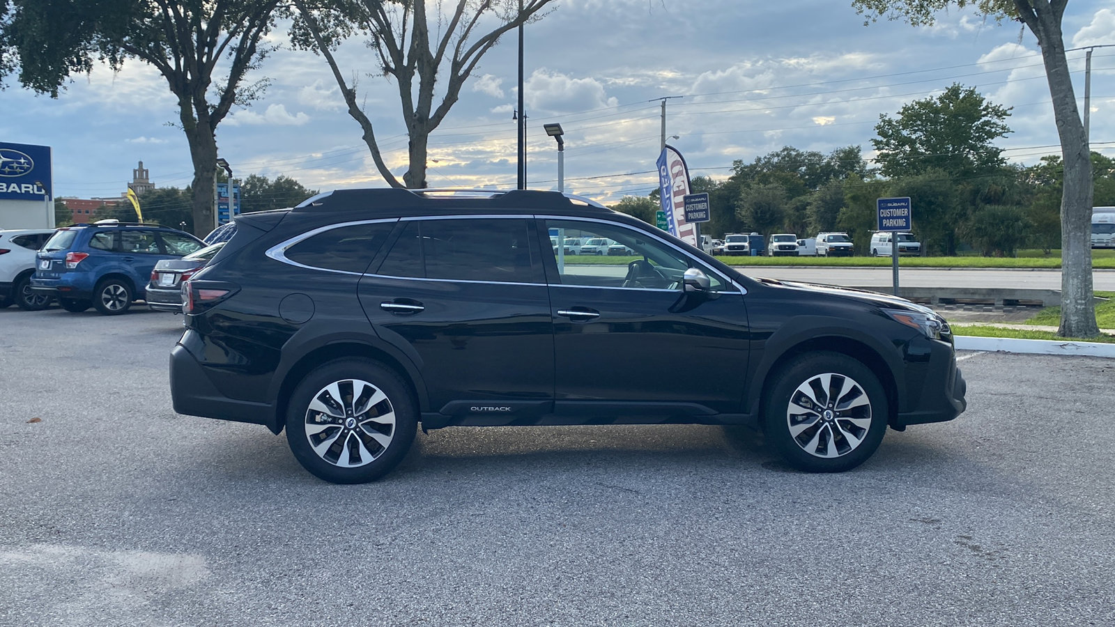 2025 Subaru Outback Touring photo 28