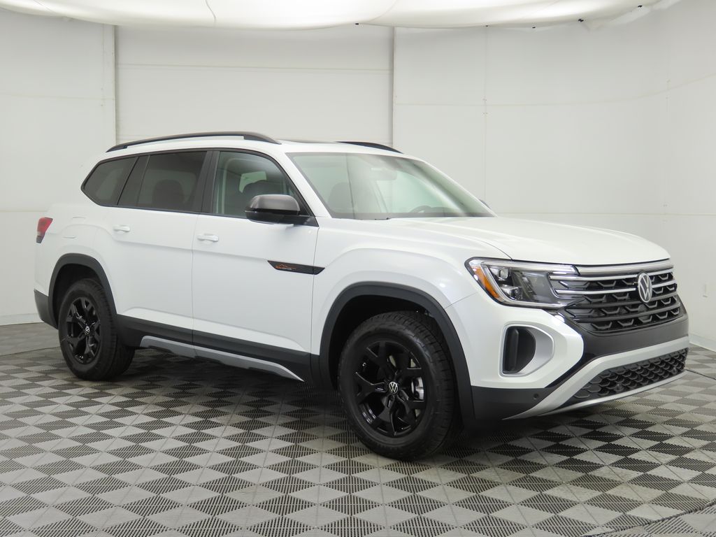2026 Volkswagen Atlas Peak Edition SE photo 2