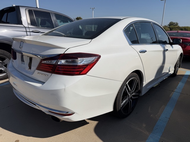 2017 Honda Accord Sport photo 2