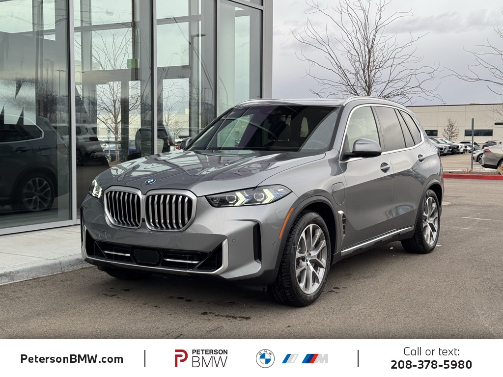 2026 BMW X5 50e's photo