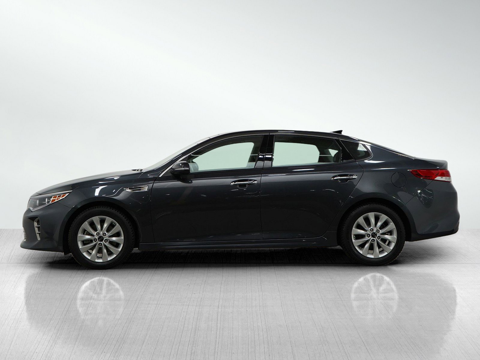 Used 2017 Kia Optima EX with VIN 5XXGU4L33HG159881 for sale in Burnsville, Minnesota