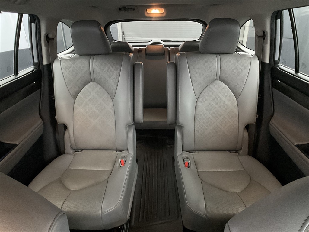 2022 Toyota Highlander Hybrid Platinum photo 28