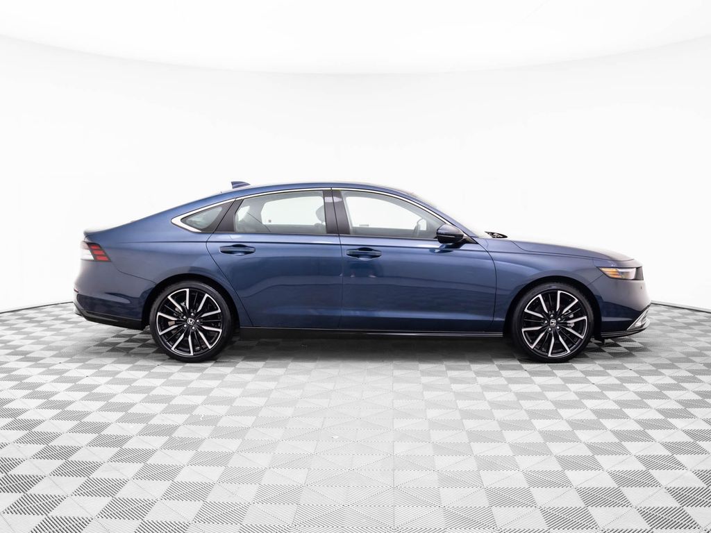 2024 Honda Accord Hybrid Touring photo 6