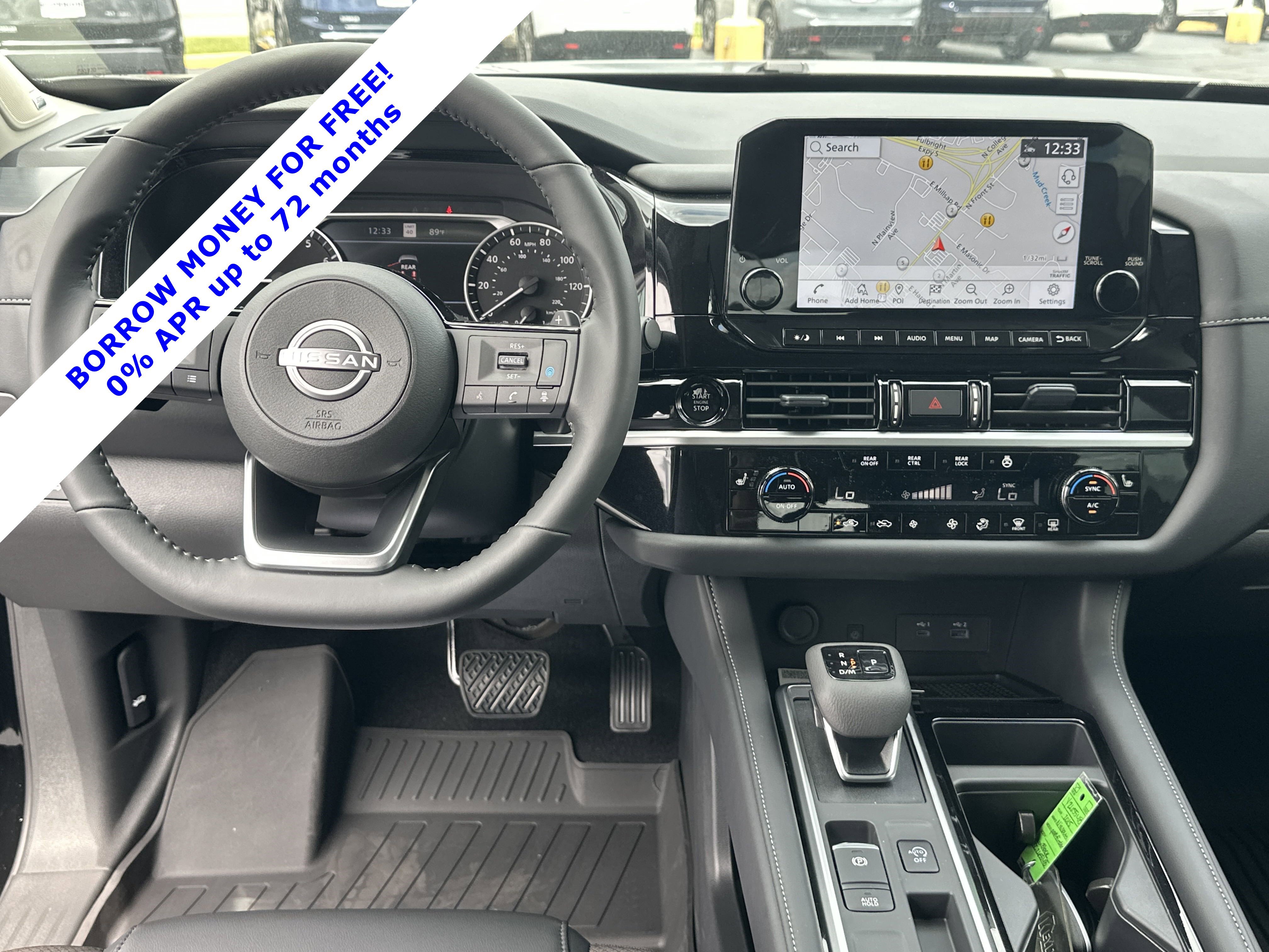 2025 Nissan Pathfinder SL photo 4