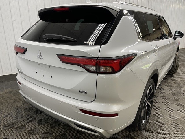 2022 Mitsubishi Outlander SEL photo 4