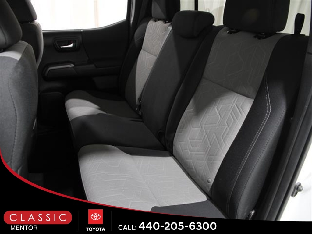 2022 Toyota Tacoma SR V6 photo 16