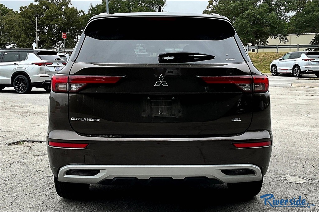 2024 Mitsubishi Outlander SEL photo 5