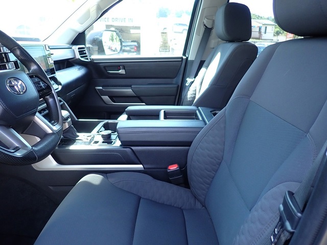 2023 Toyota Tundra SR5 CrewMax photo 12