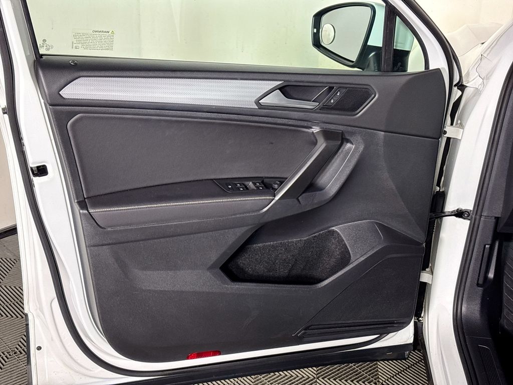 2022 Volkswagen Tiguan S photo 10