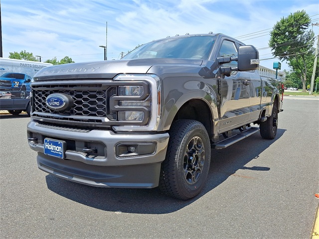 2025 Ford F-250 photo 3