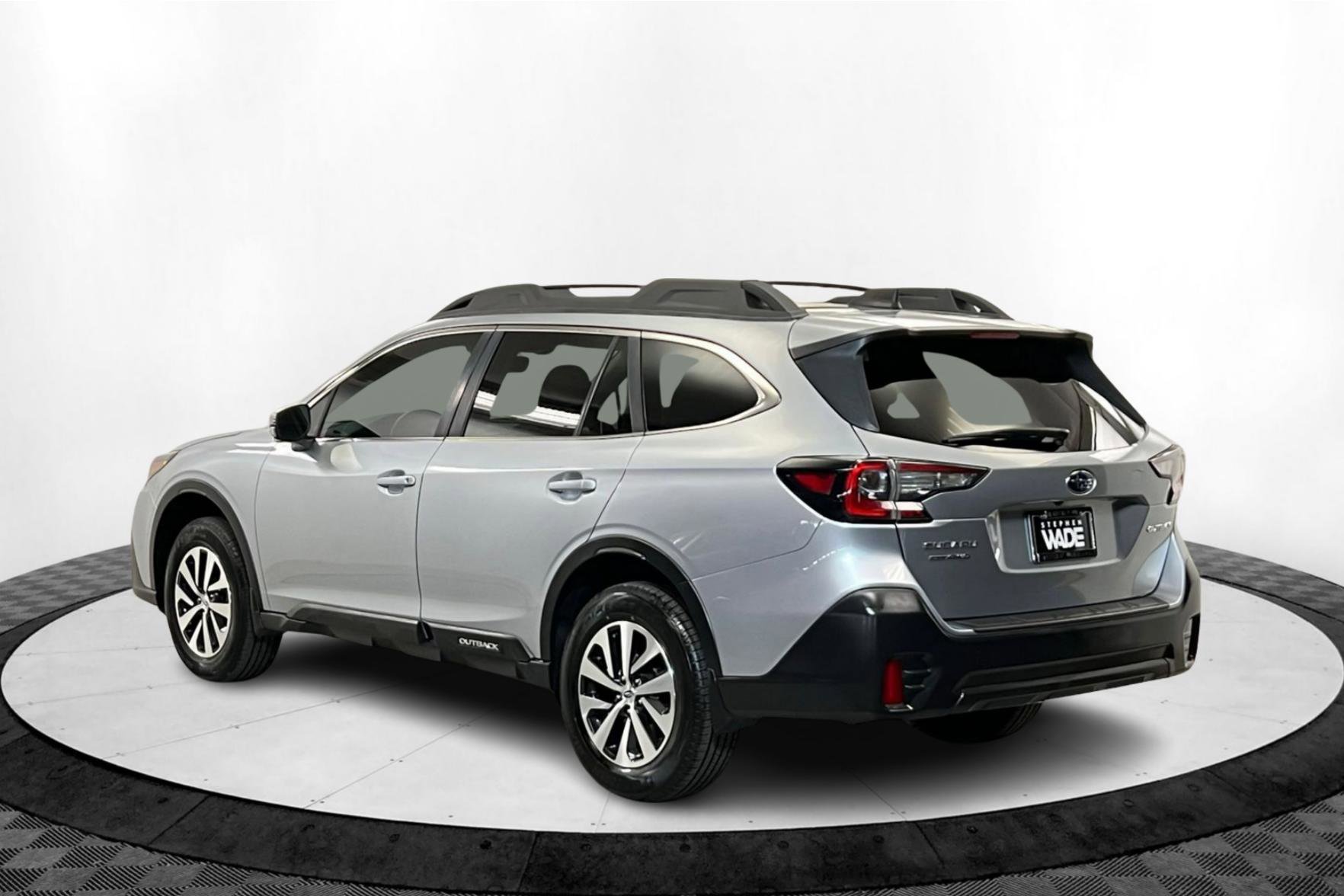 2020 Subaru Outback Premium photo 3