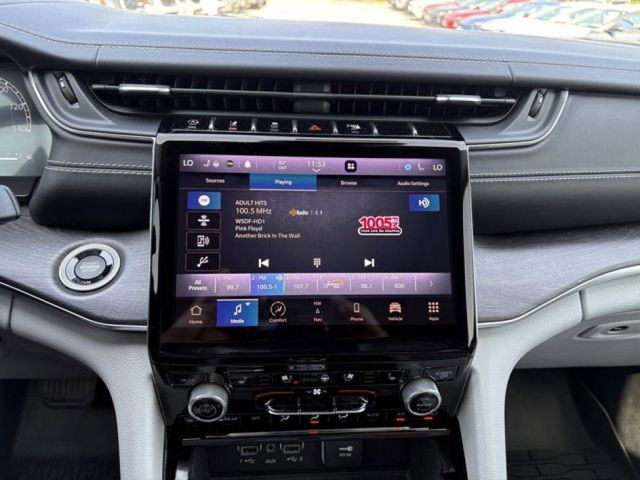 2021 Jeep Grand Cherokee Overland photo 11