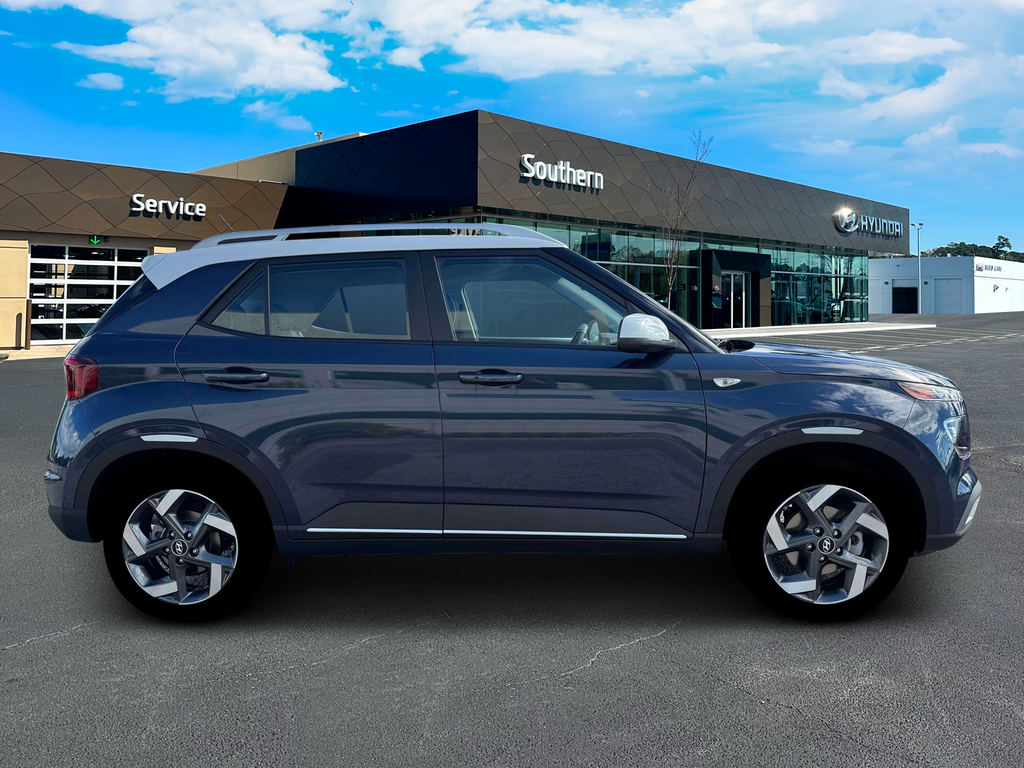 2026 Hyundai Venue SEL photo 4